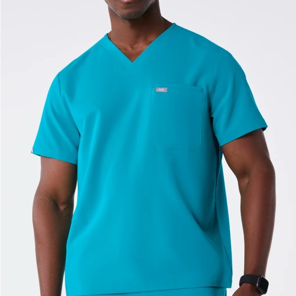 Figs Men’s Leon Three-Pocket Scrub Top Large